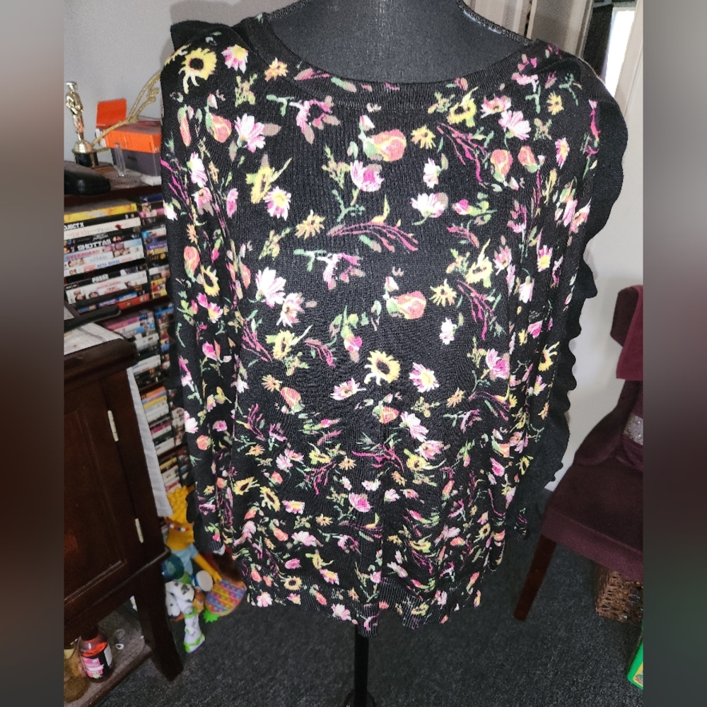 Light weight sweater